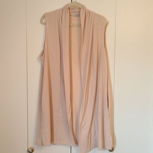 Neutral flowy vest